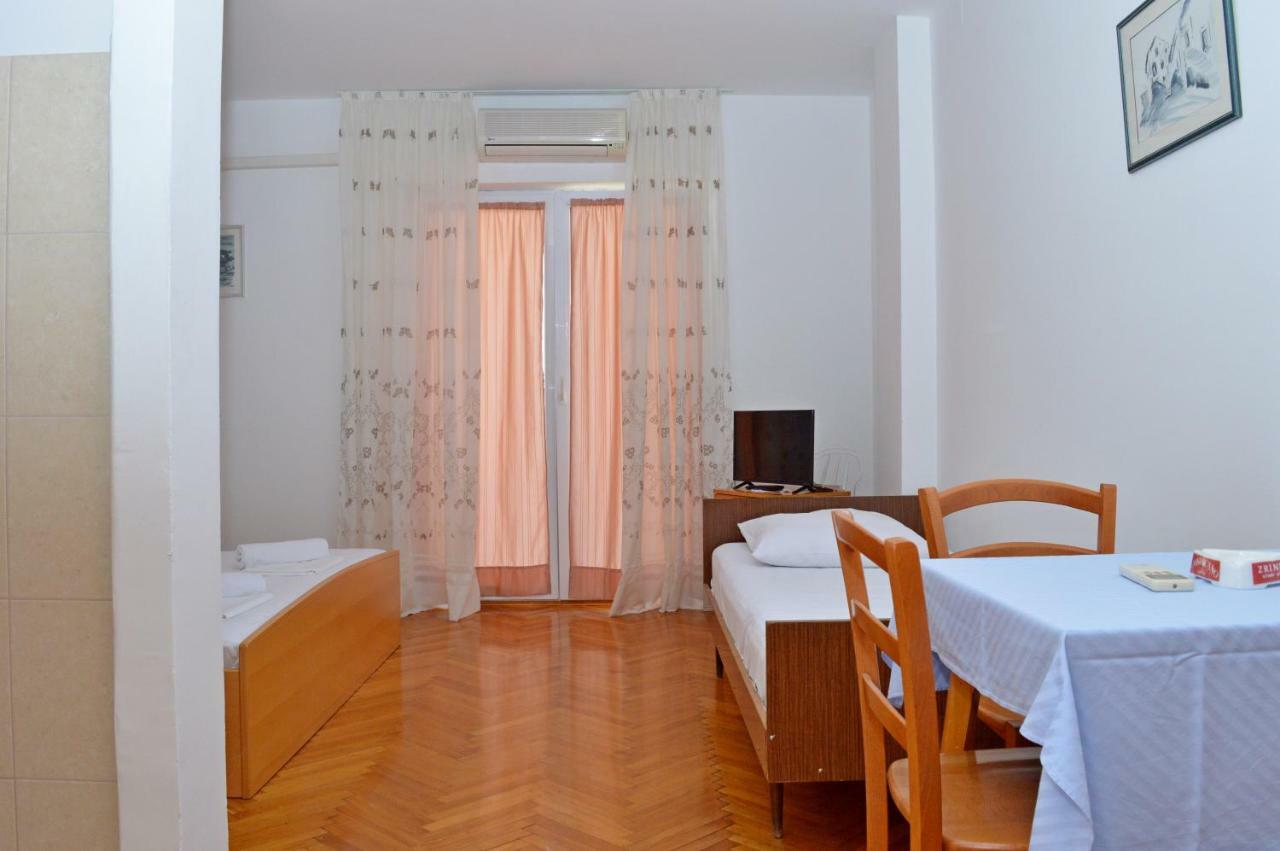 Apartmani Macak II Novalja Εξωτερικό φωτογραφία